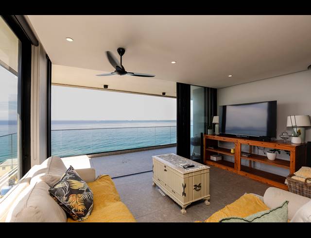 3 BEDROOM APARTMENT FOR SALE IN UMDLOTI BEACH